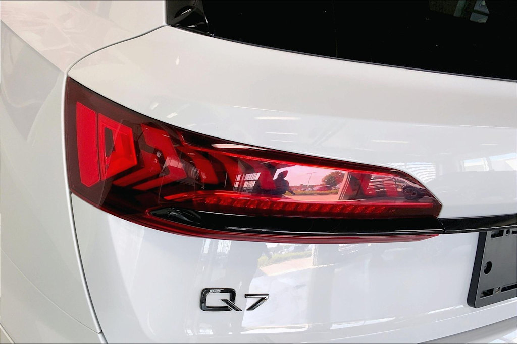 Thumbnail: 2023 Audi Q7 - 29