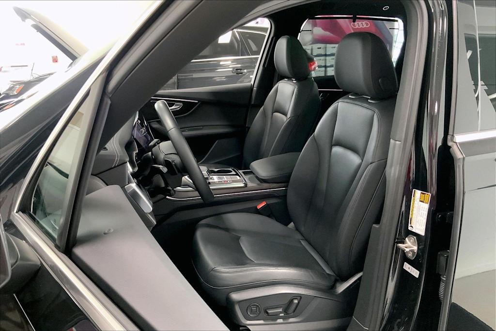 Thumbnail: 2023 Audi Q7 - 10