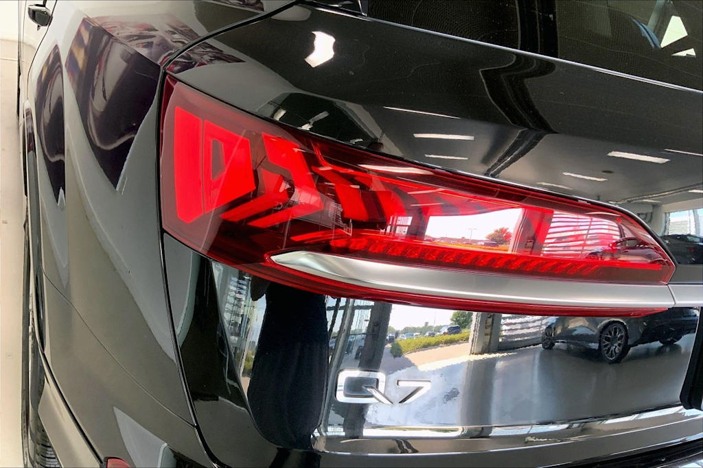 Thumbnail: 2022 Audi Q7 - 29