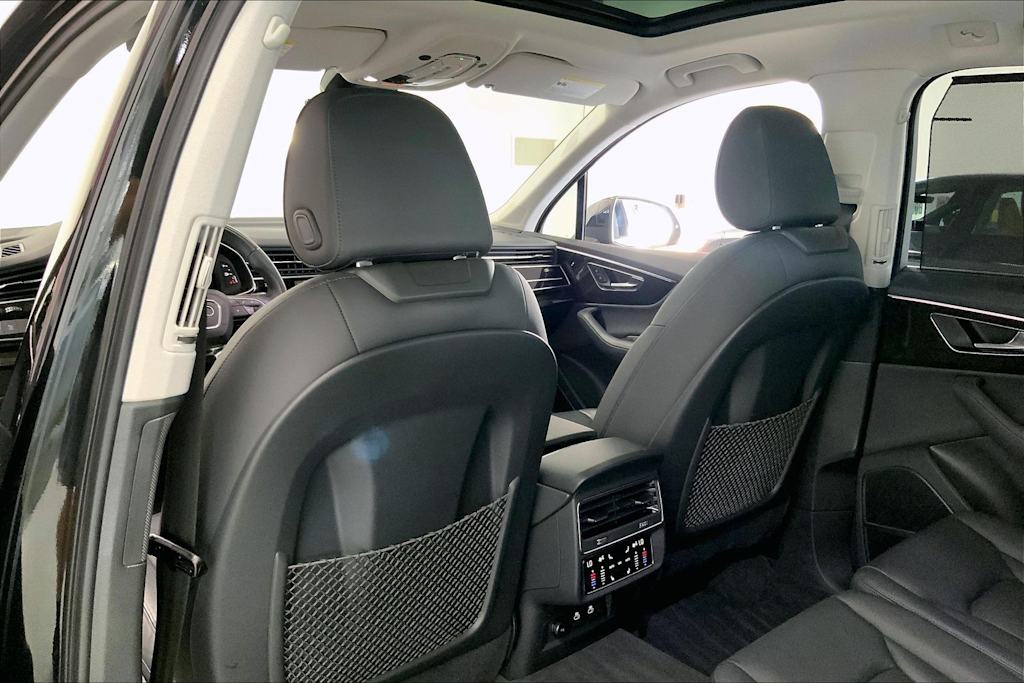 Thumbnail: 2022 Audi Q7 - 12