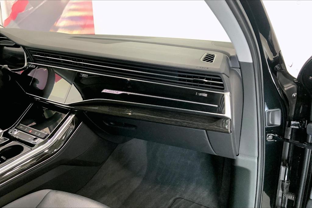Thumbnail: 2022 Audi Q7 - 22