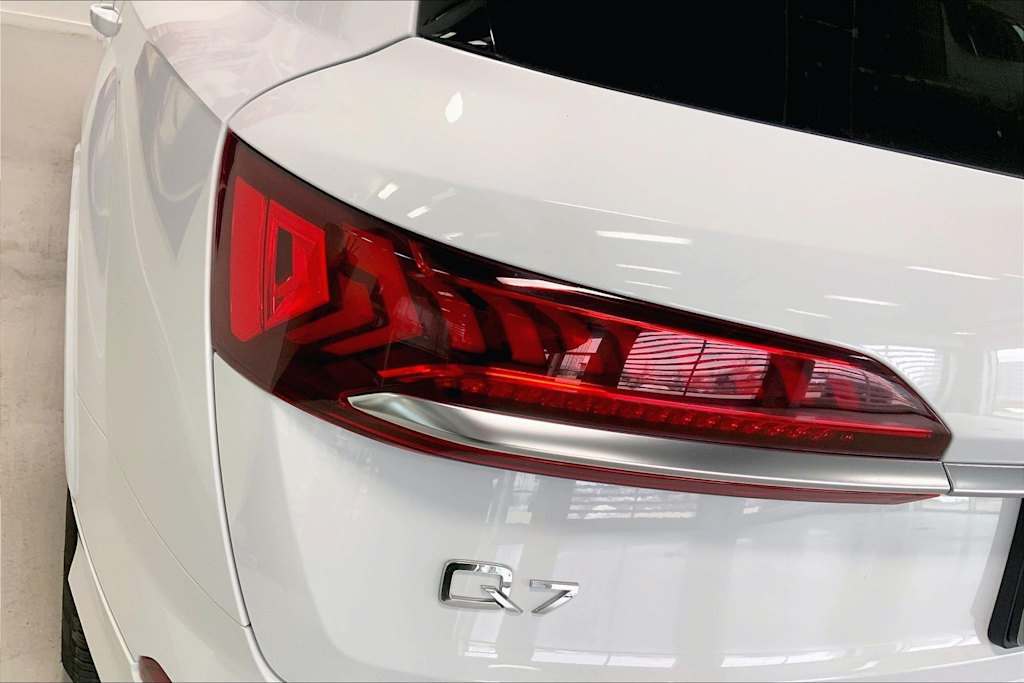 Thumbnail: 2023 Audi Q7 - 30