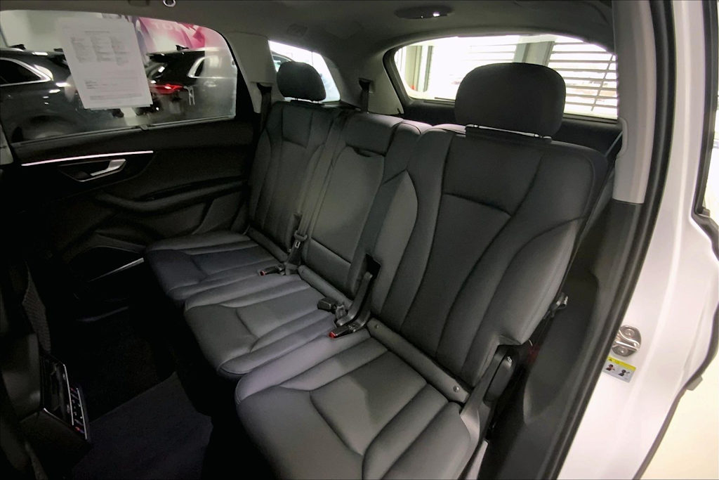 Thumbnail: 2023 Audi Q7 - 27