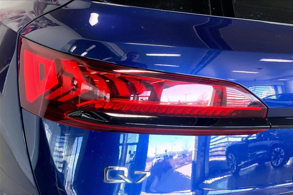 Thumbnail: 2022 Audi Q7 - 29