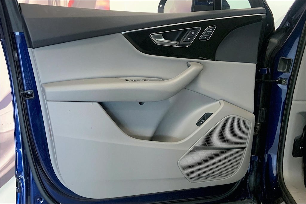 Thumbnail: 2022 Audi Q7 - 25