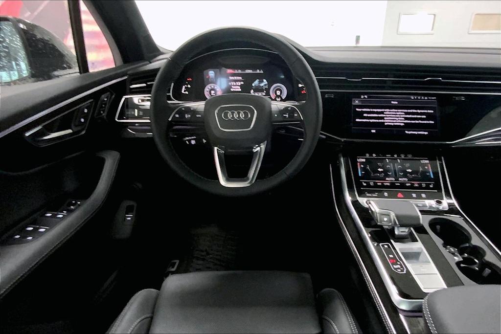Thumbnail: 2026 Audi Q7 - 12
