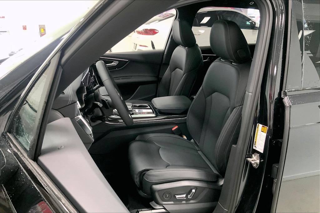 Thumbnail: 2026 Audi Q7 - 9
