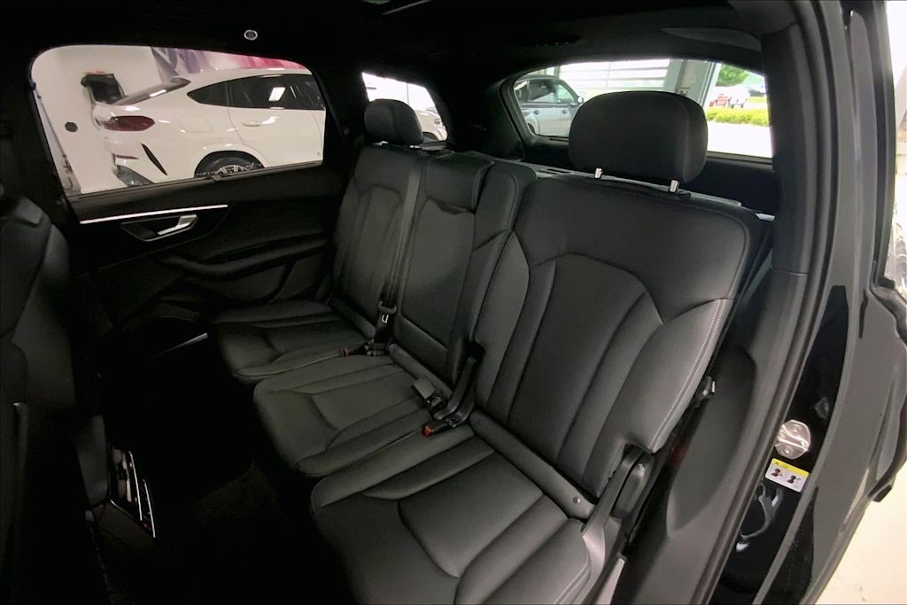 Thumbnail: 2026 Audi Q7 - 19