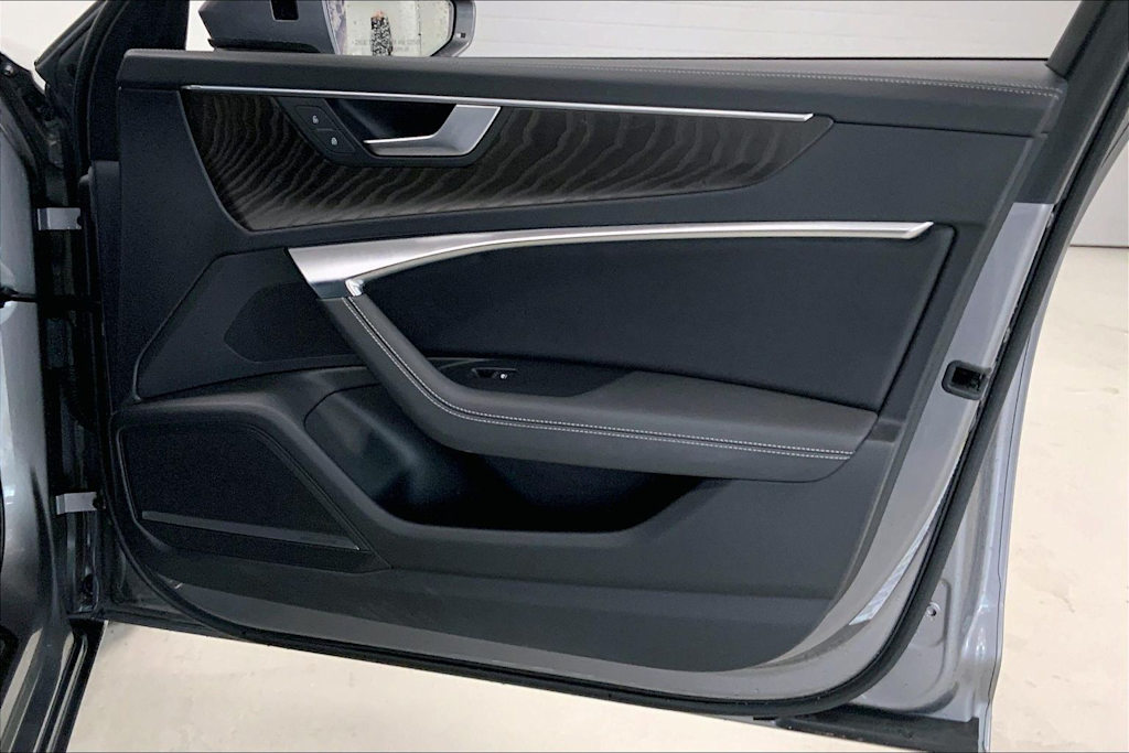 Thumbnail: 2021 Audi A6 - 25