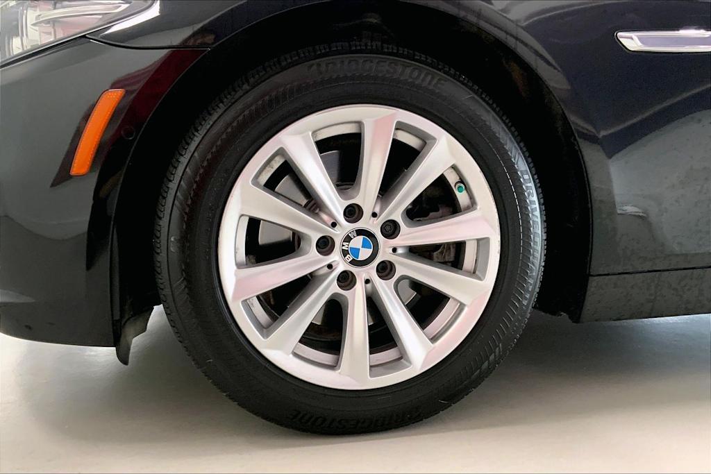 Thumbnail: 2015 BMW 5 Series - 8