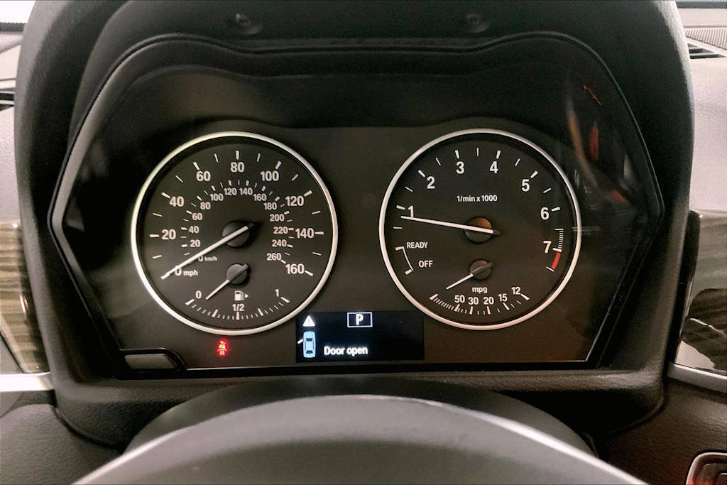 Thumbnail: 2016 BMW X1 - 16