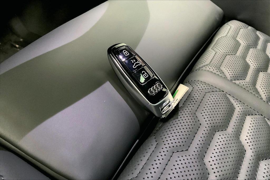 Thumbnail: 2026 Audi RS 6 - 19