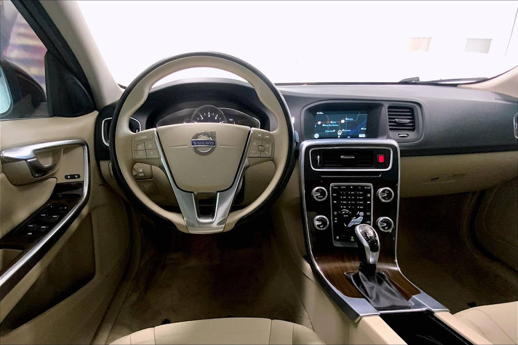 Thumbnail: 2016 Volvo S60 - 14