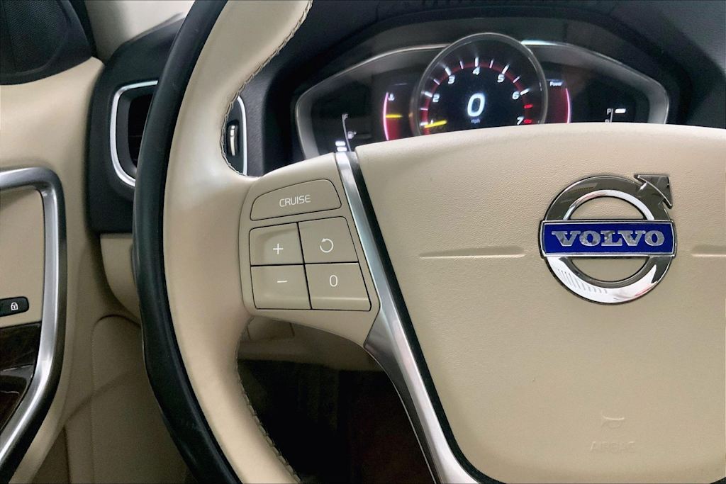 Thumbnail: 2016 Volvo S60 - 25