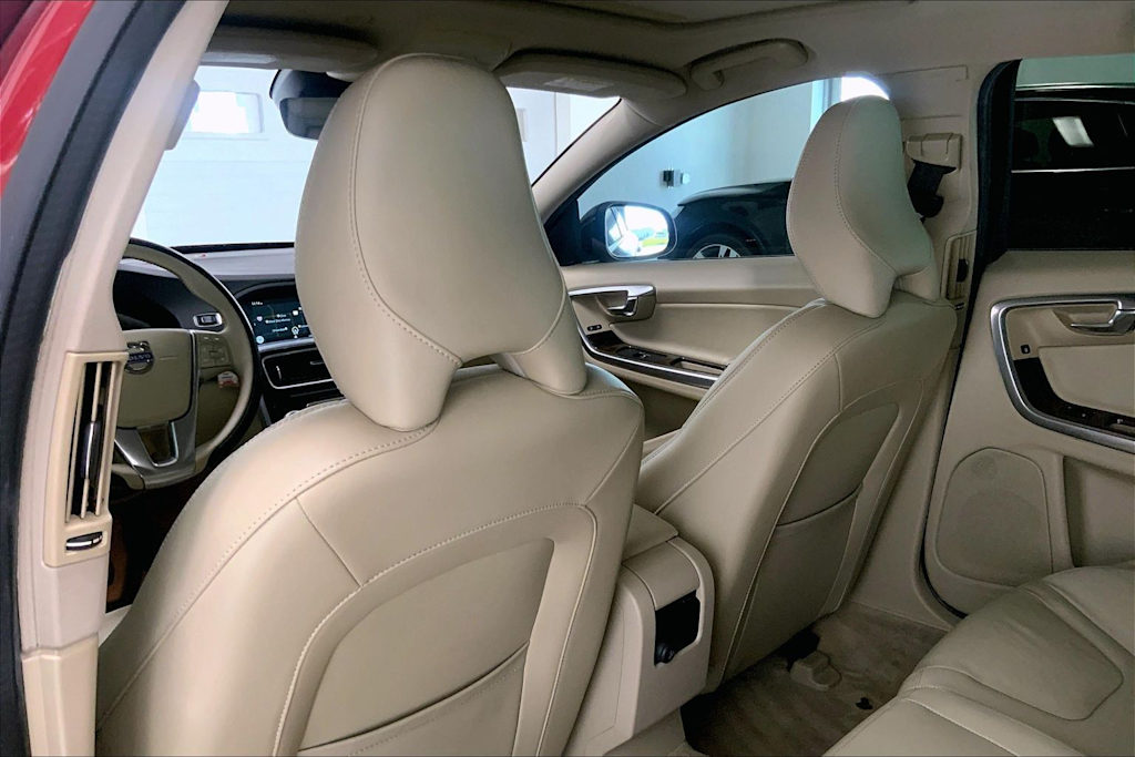 Thumbnail: 2016 Volvo S60 - 12