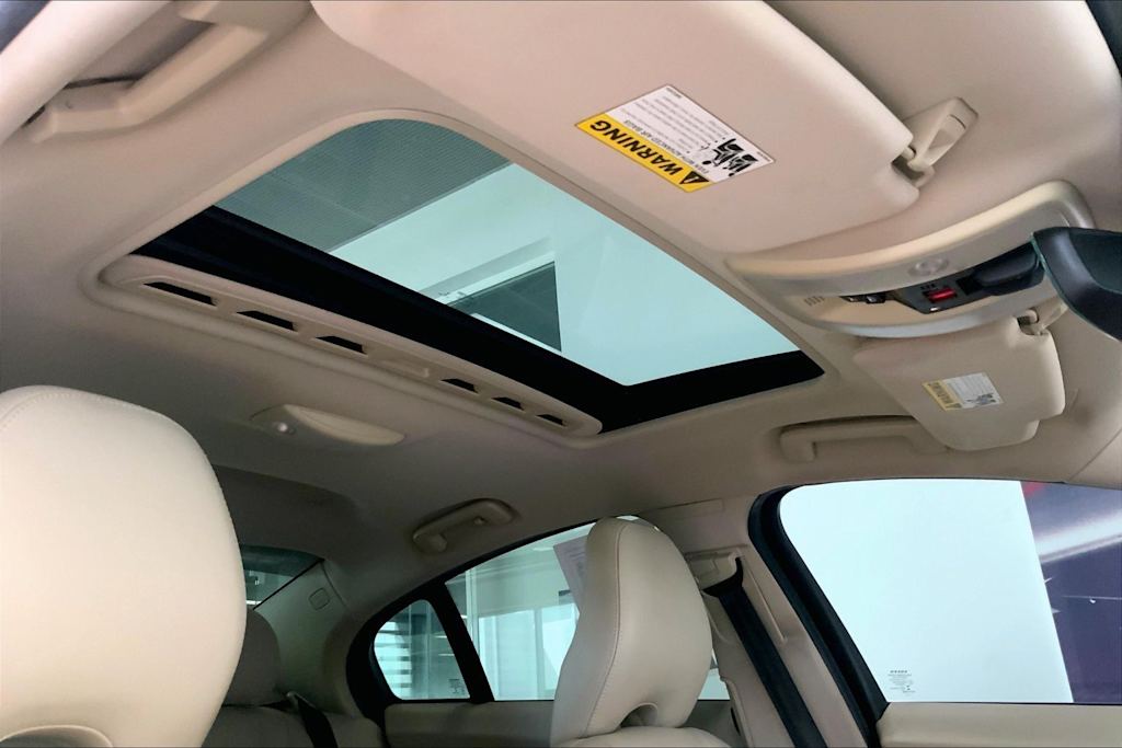 Thumbnail: 2016 Volvo S60 - 29