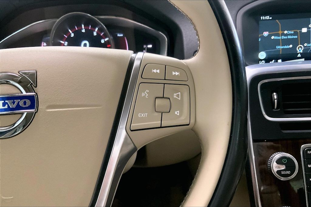 Thumbnail: 2016 Volvo S60 - 26