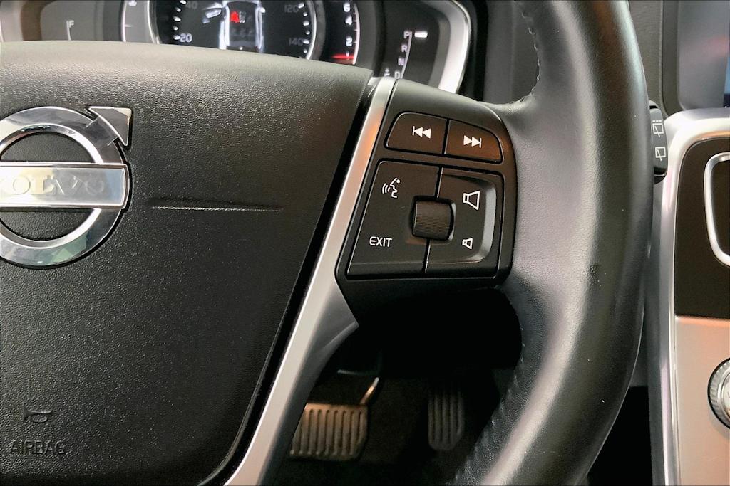 Thumbnail: 2018 Volvo V60 - 25