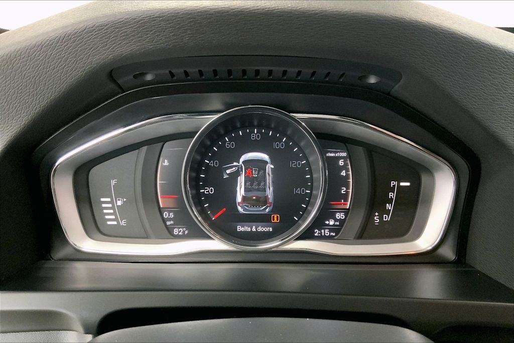 Thumbnail: 2018 Volvo V60 - 17