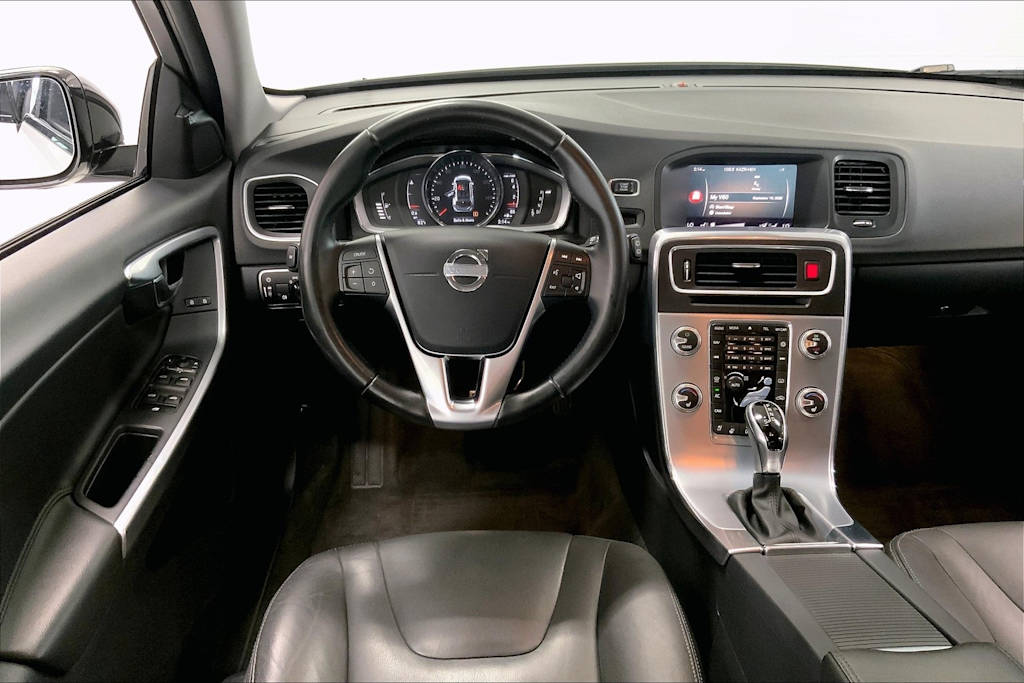 Thumbnail: 2018 Volvo V60 - 13