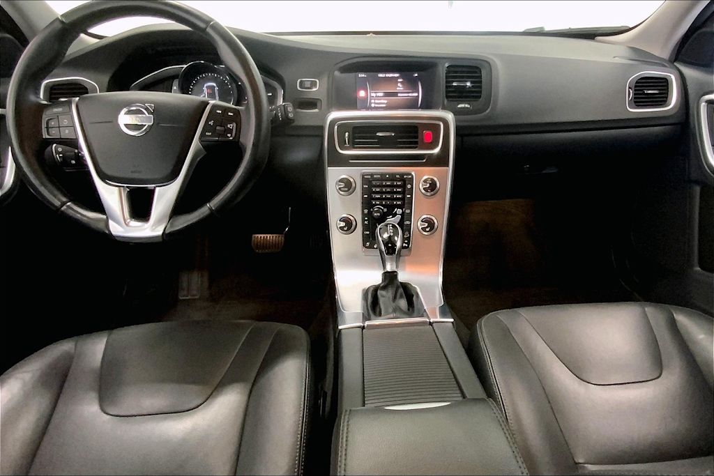 Thumbnail: 2018 Volvo V60 - 9