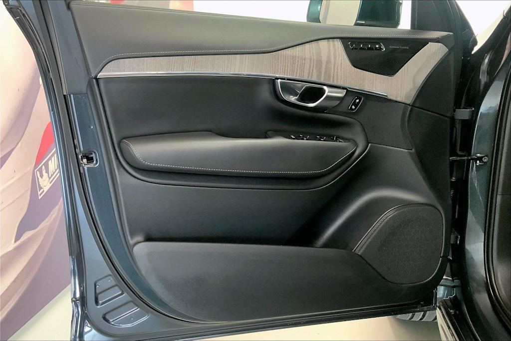 Thumbnail: 2021 Volvo XC90 - 28