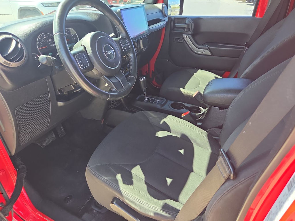 Thumbnail: 2015 Jeep Wrangler - 10