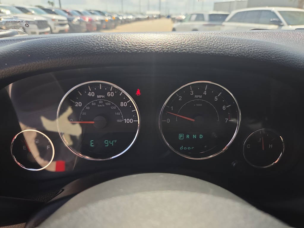 Thumbnail: 2015 Jeep Wrangler - 14