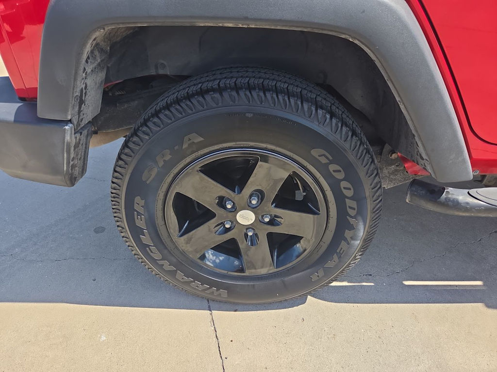 Thumbnail: 2015 Jeep Wrangler - 7