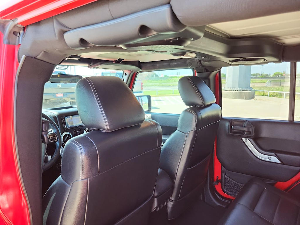 2012 Jeep Wrangler Unlimited Sahara 13