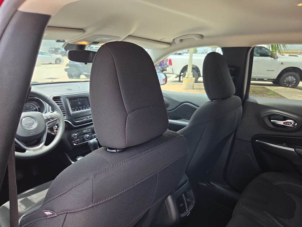 Thumbnail: 2021 Jeep Cherokee - 26