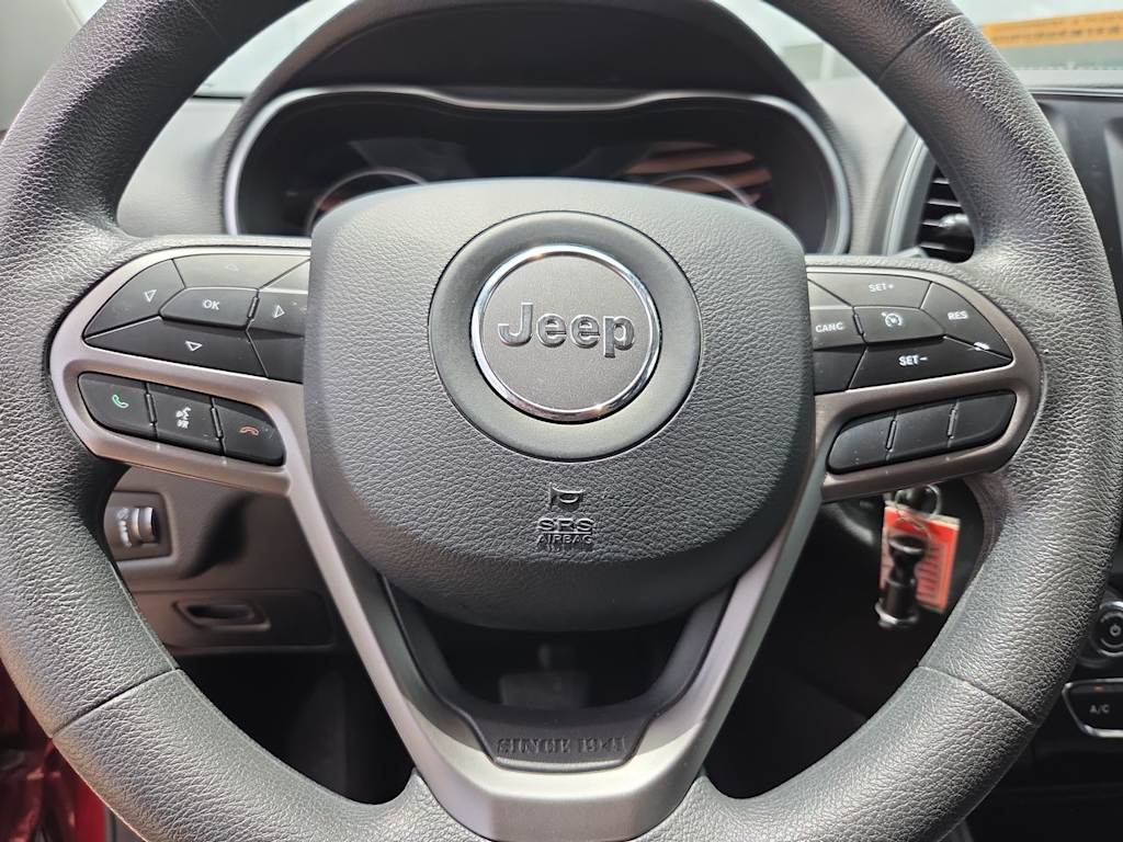 Thumbnail: 2021 Jeep Cherokee - 28