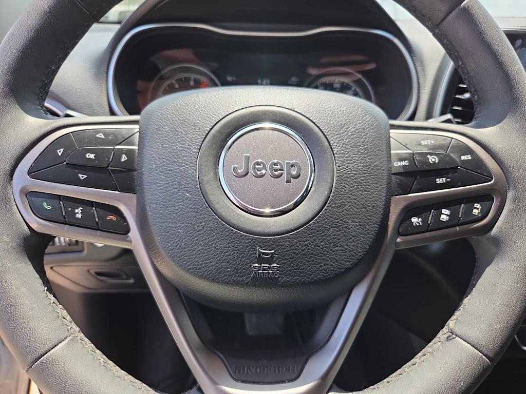 Thumbnail: 2022 Jeep Cherokee - 29
