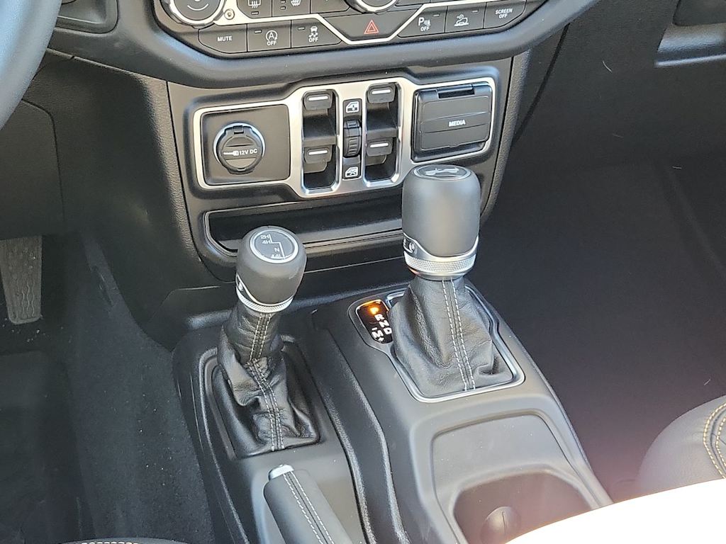 Thumbnail: 2026 Jeep Wrangler - 16