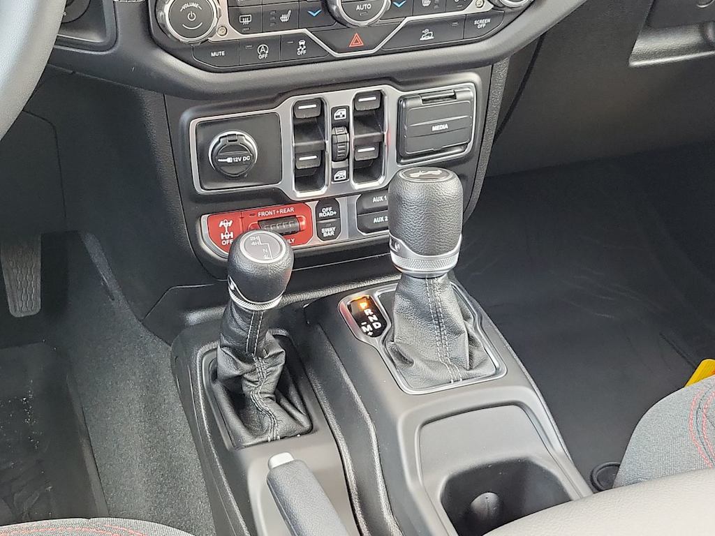 Thumbnail: 2026 Jeep Wrangler - 15