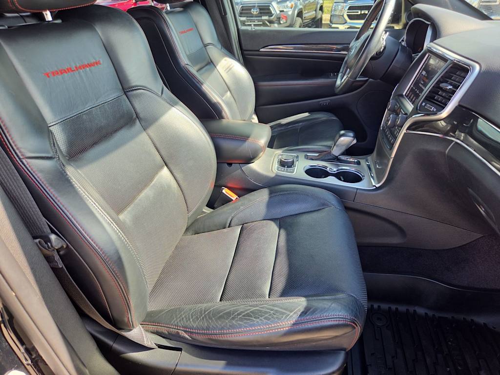 Thumbnail: 2018 Jeep Grand Cherokee - 28