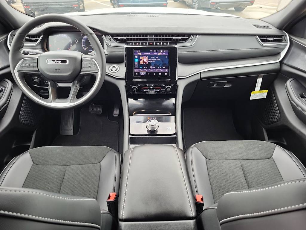 Thumbnail: 2025 Jeep Grand Cherokee - 10