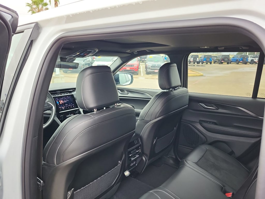 Thumbnail: 2025 Jeep Grand Cherokee - 13