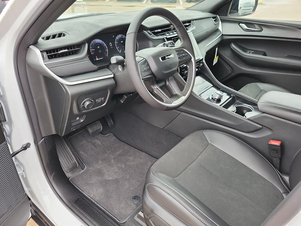 Thumbnail: 2025 Jeep Grand Cherokee - 2