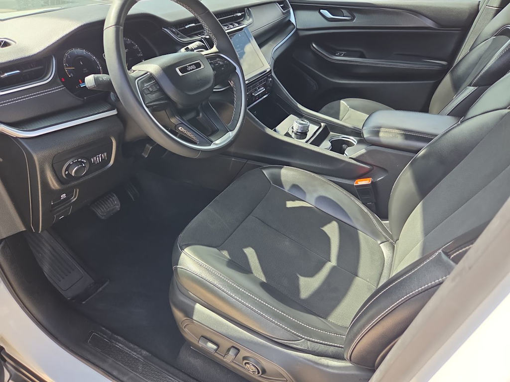 Thumbnail: 2024 Jeep Grand Cherokee - 10