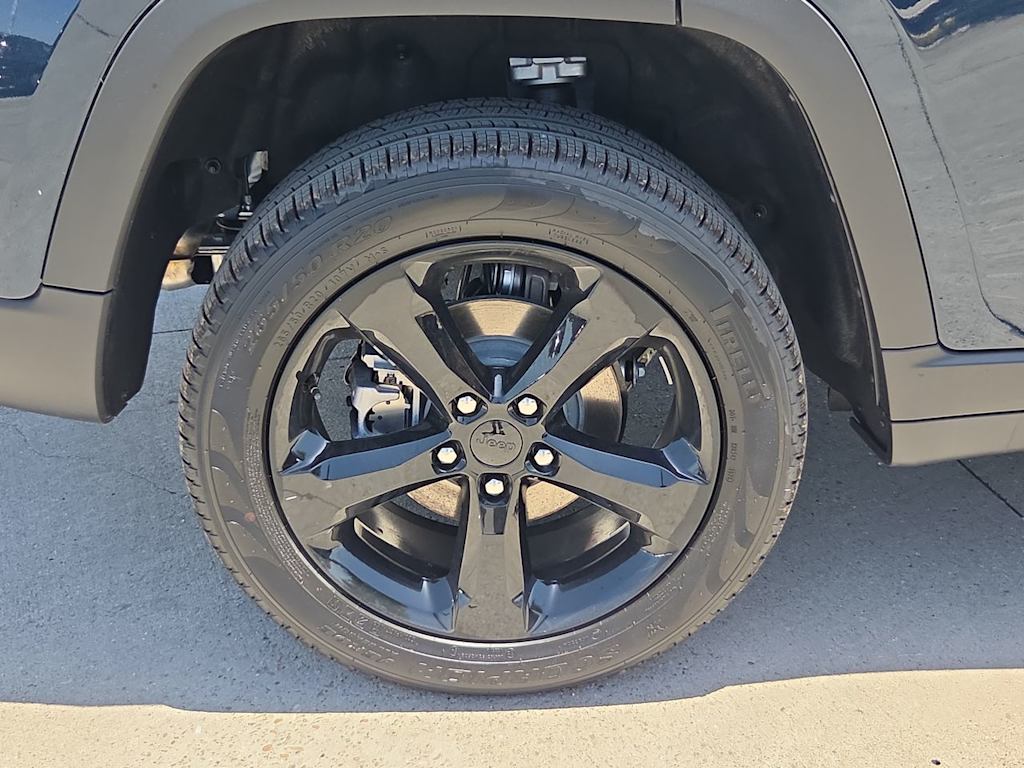Thumbnail: 2026 Jeep Grand Cherokee - 7