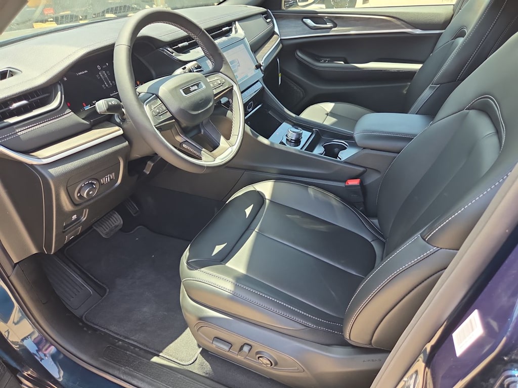 Thumbnail: 2026 Jeep Grand Cherokee - 10