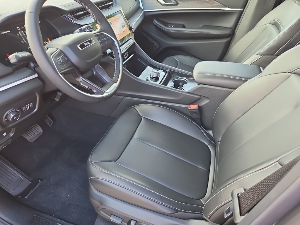 Thumbnail: 2026 Jeep Grand Cherokee - 11