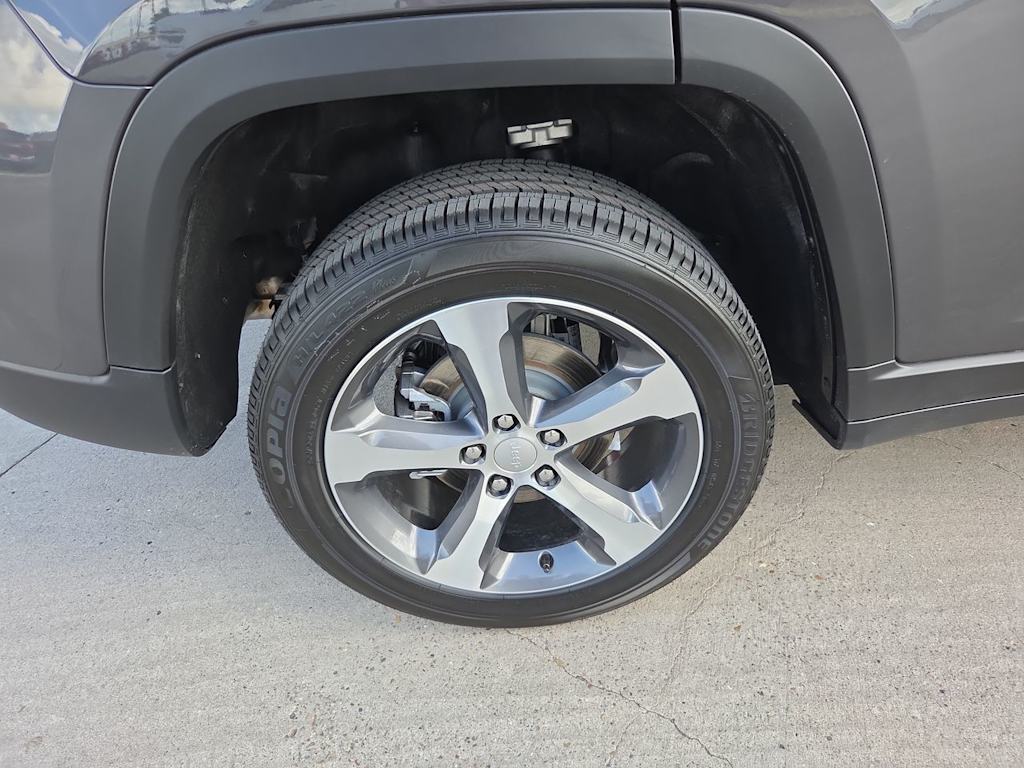 Thumbnail: 2026 Jeep Grand Cherokee - 8