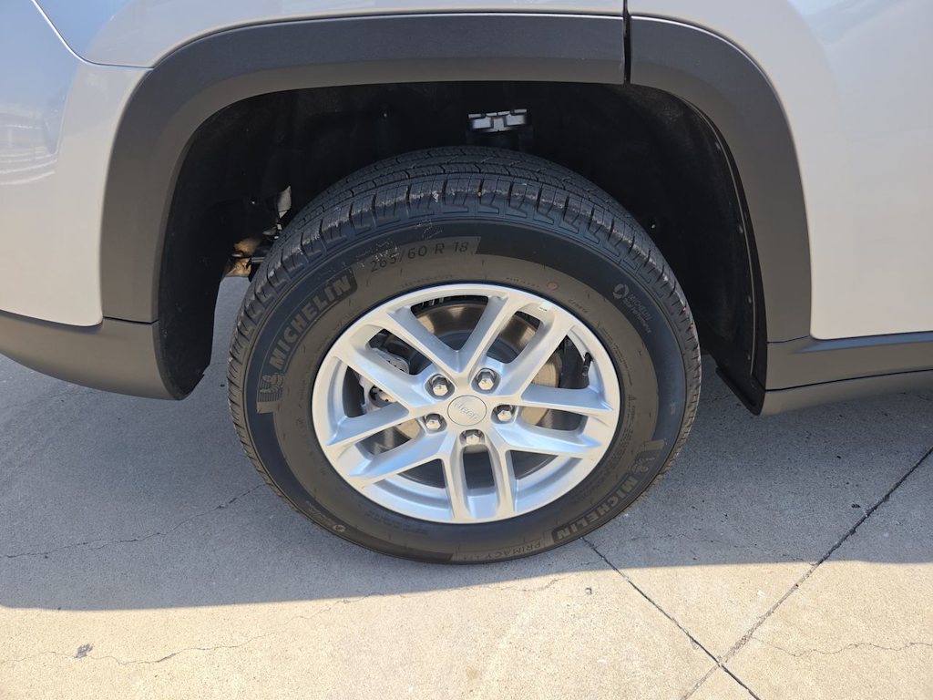 Thumbnail: 2026 Jeep Grand Cherokee - 8