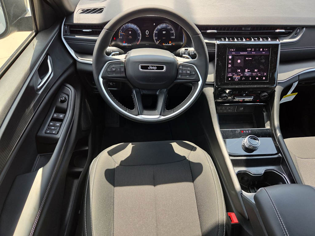 Thumbnail: 2026 Jeep Grand Cherokee - 10