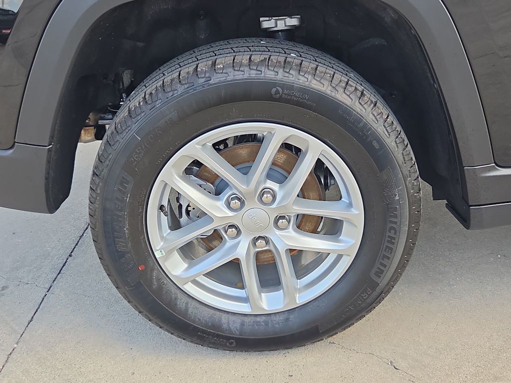 Thumbnail: 2026 Jeep Grand Cherokee - 8