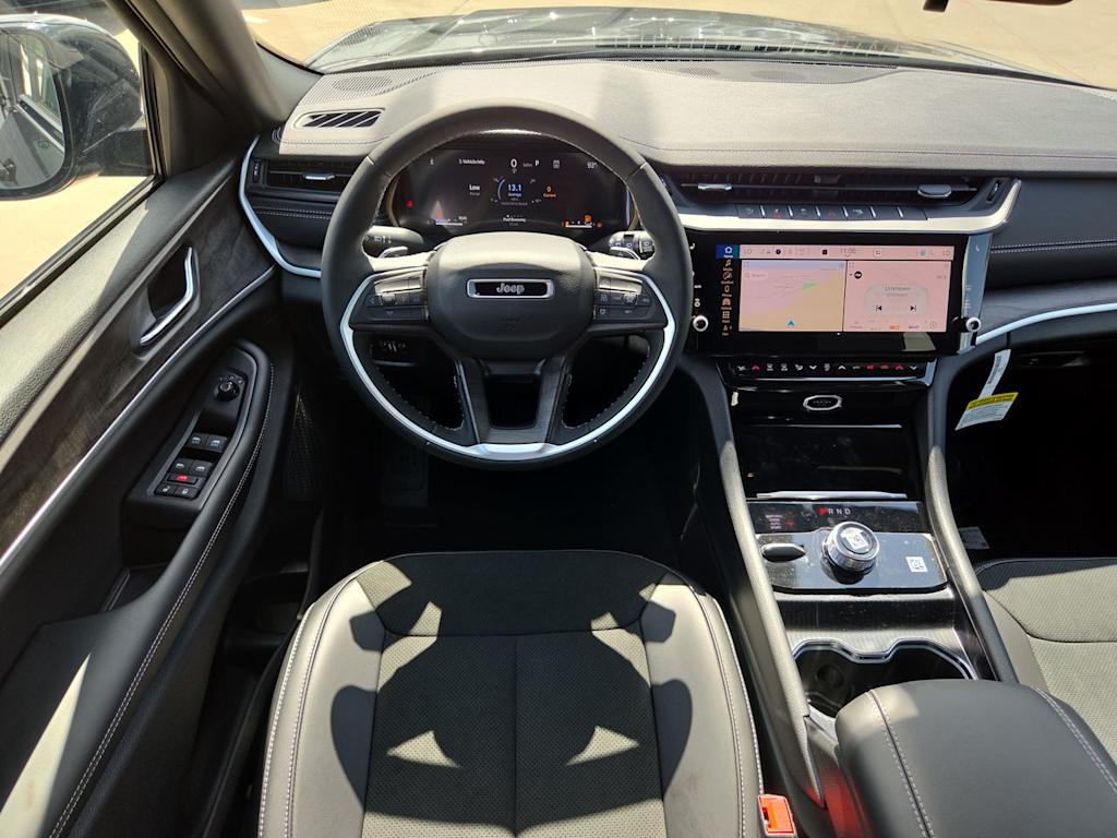 Thumbnail: 2026 Jeep Grand Cherokee - 14