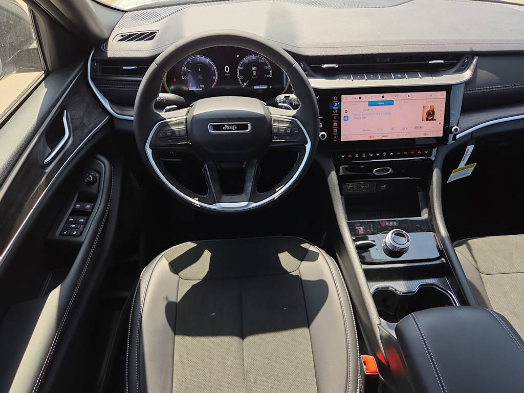 Thumbnail: 2026 Jeep Grand Cherokee - 10
