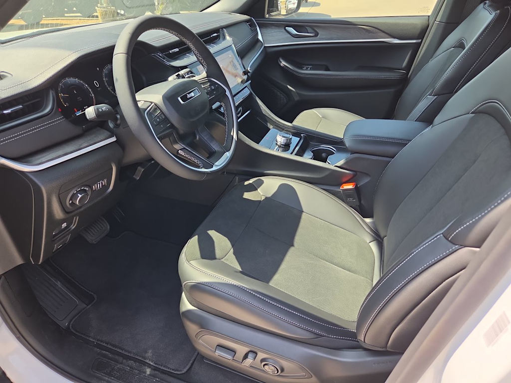 Thumbnail: 2026 Jeep Grand Cherokee - 11